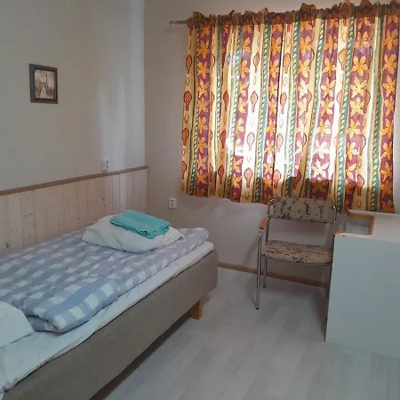 Tyrni Guest house